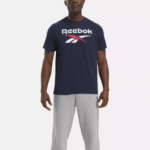 Camiseta con logotipo grande apilado Reebok Identity para hombre - Imagen 3